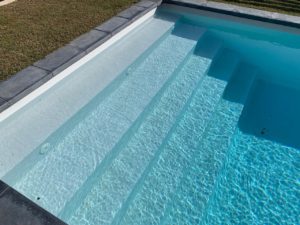 piscina poliester beneficios